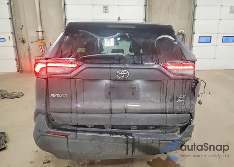 2022 Toyota Rav4 Le z USA, uszkodzony, nr VIN 2T3F1RFV4NC258895